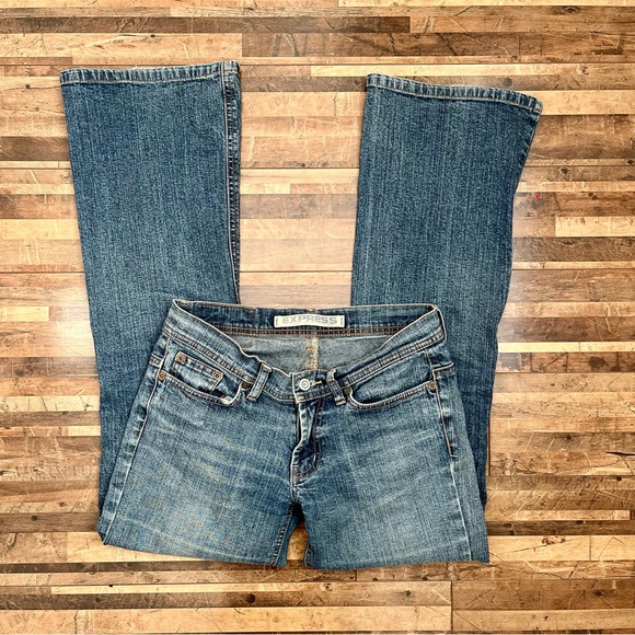 Express Y2K Precision Fit Cetine Low Rise Flare Jeans Medium Wash Blue Sz 0S - Picture 2 of 16